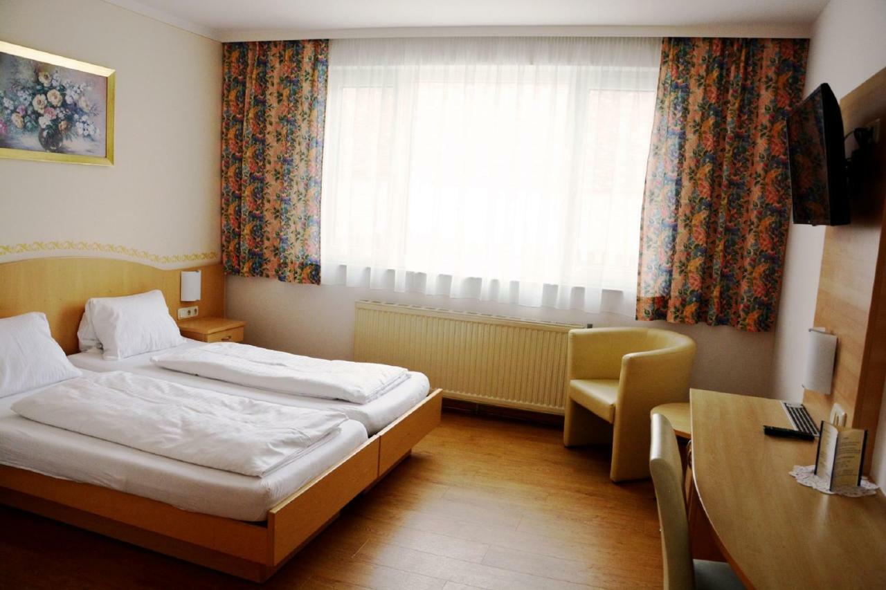 Gasthaus & Gaestehaus Bsteh Wulzeshofen Eksteriør billede